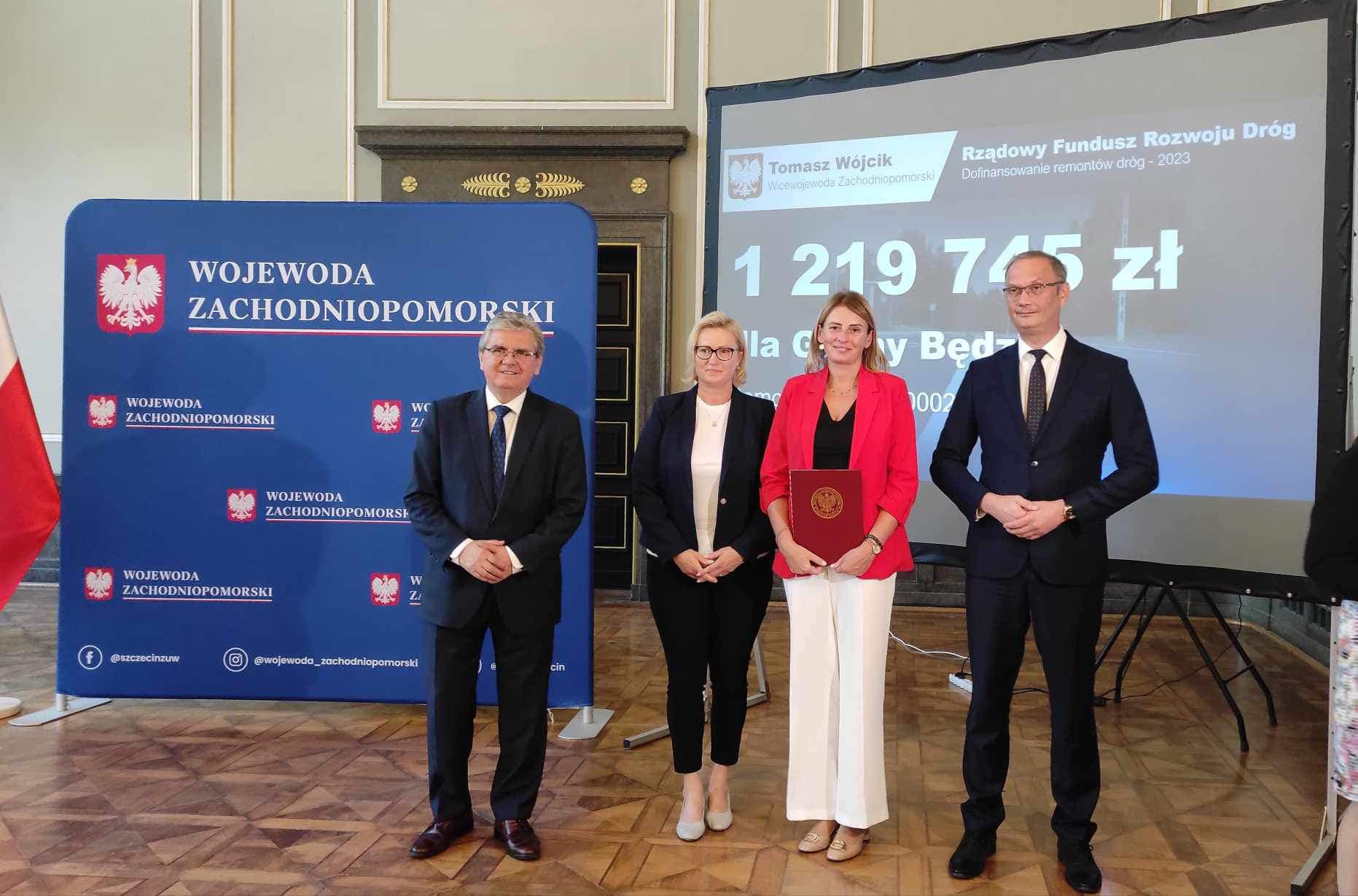 Podpisanie umowy z Rządowego Funduszu Rozwoju Dróg , Gmina Będzino2023